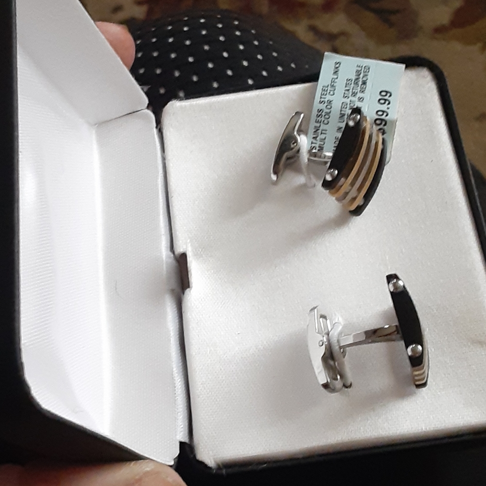 Cufflinks - Picture 2 of 3